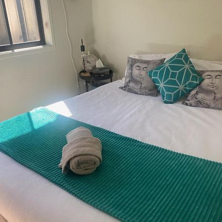 Manhattan B&B Guest Rooms North Lakes Esterno foto